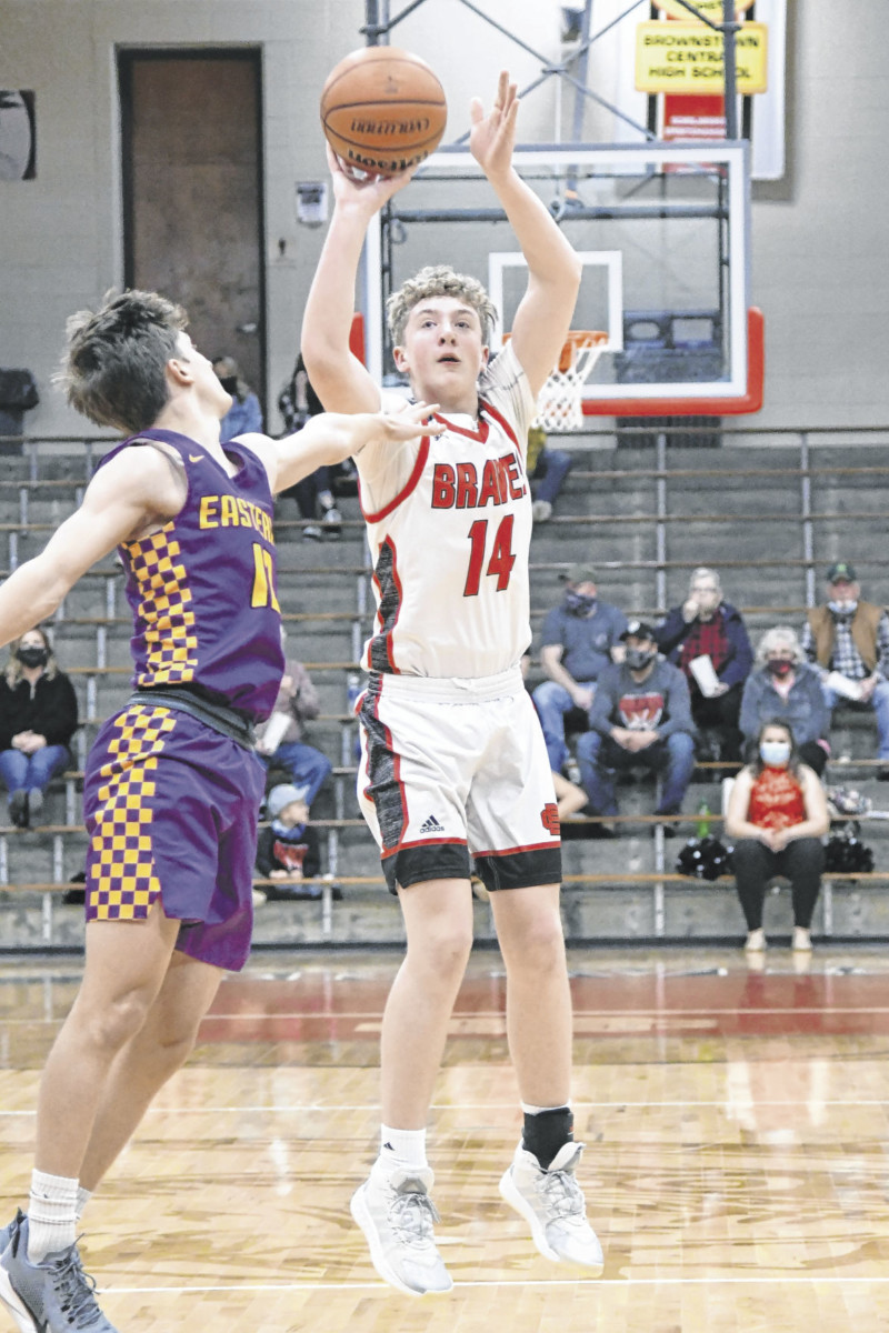 Freshman Jack Benter led Brownstown to a 47-46 win over Eastern Pekin with a big fourth quarter Friday night. Jeff Lubker | For The Tribune