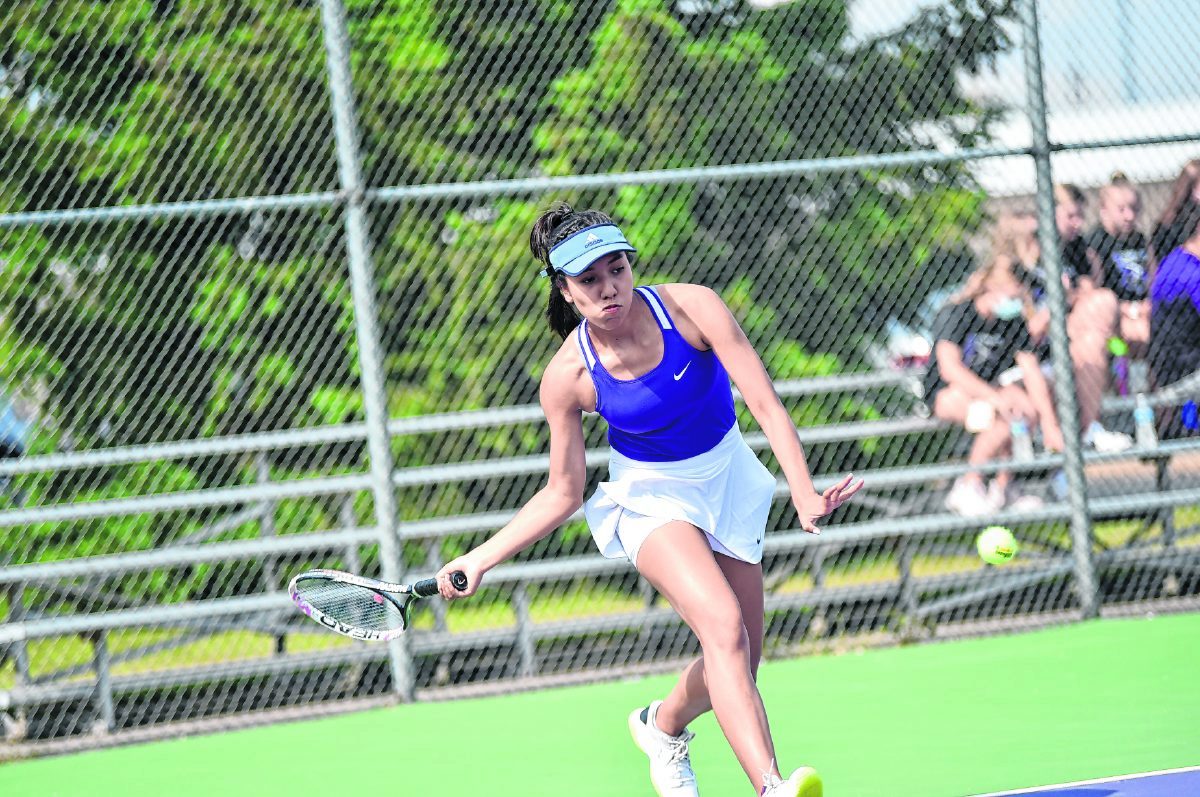 Seymour’s Sandy Cerino returns a groundstroke during her No. 2 singles match against Austin’s Maci Furnish. Cerino won 6-0, 6-2 to help the Owls advance with a 5-0 victory.  Arv Koontz
