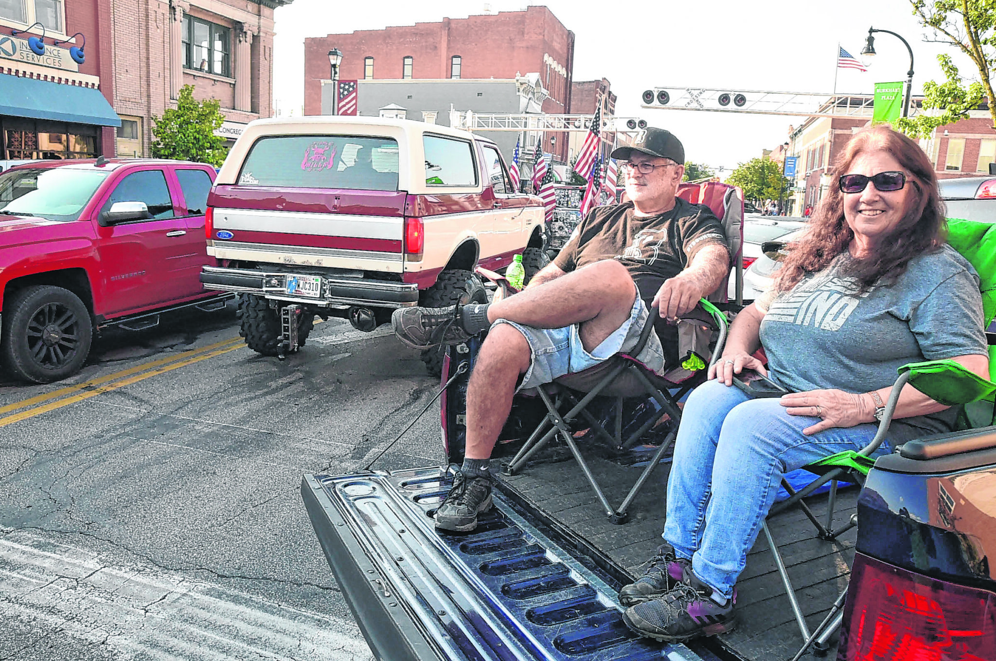 Car show, Scoop the Loop bring people to downtown Seymour Seymour Tribune