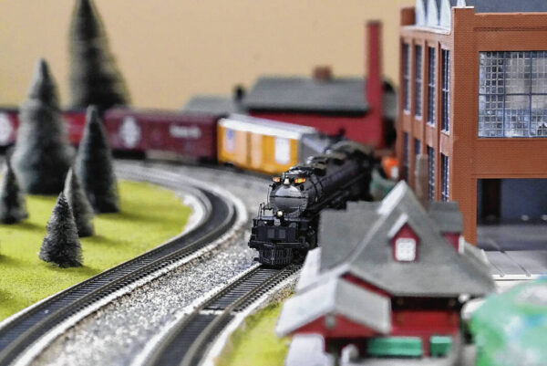 Holiday train and toy show rolls through Seymour Museum