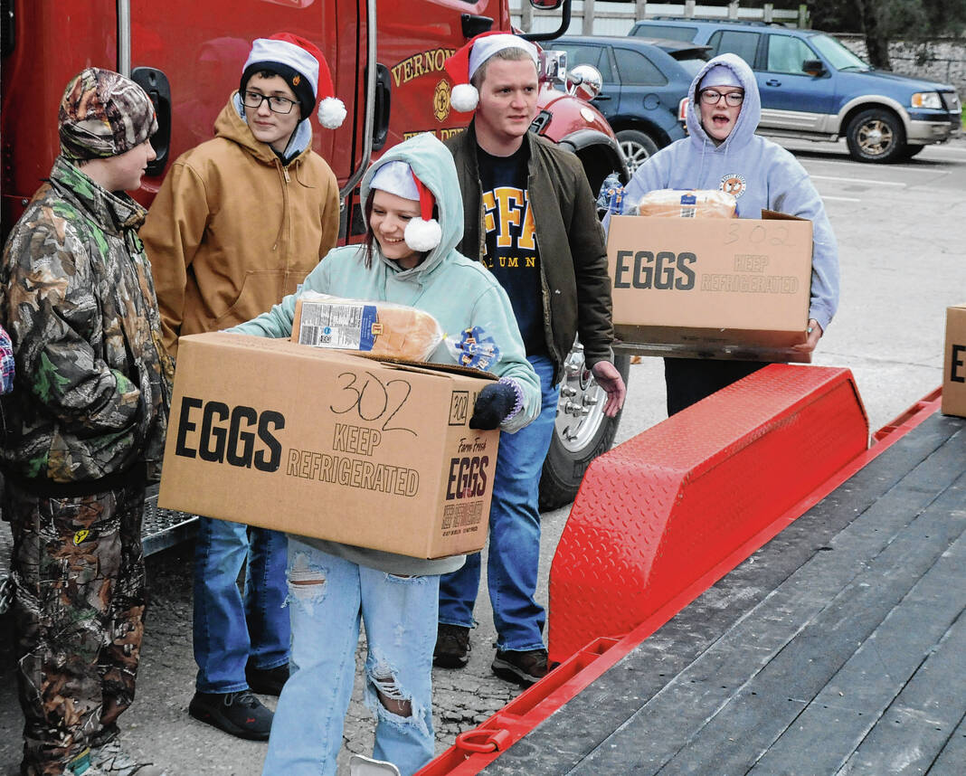 https://tribtown.com/wp-content/uploads/2022/12/130367663_web1_20221220st-toy-and-food-drive-04-ZS.jpg