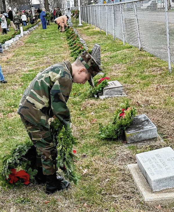 Veterans commemorated at Wreaths Across America ceremony