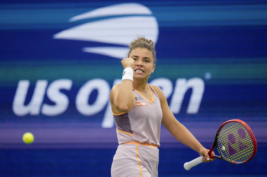 US Open Paolini joins Gauff as the only women to reach the fourth